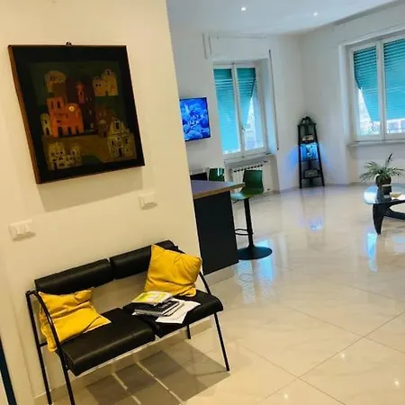 Apartment Orizzonte 5 Terre, Viale Italia 221 - Partenza Battelli 5 Terre La Spezia